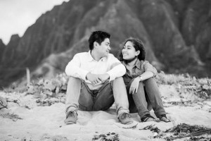 Filipino couple pre-nup picture at chinaman's hat