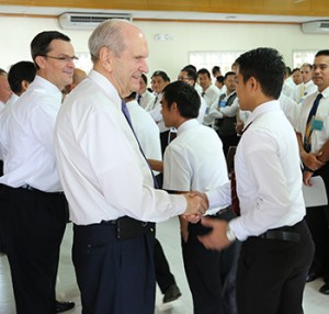 russell nelson shaking hands manila